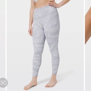 Lululemon Wunder Under High-Rise Tight 28" 
Rib